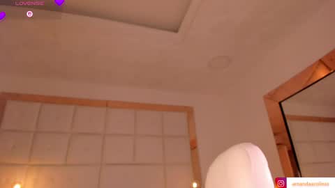 Snapshot of amanda_colin chatting on April 2026 05:42:02 PM Amanda online show from April 2026 05:42:02 PM