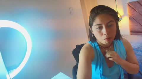 Snapshot of amanda_fox__ chatting on April 2026 08:03:01 PM AMANDA FOX online show from April 2026 08:03:01 PM