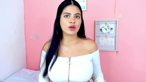 Thalia online show from October 2025 04:53:02 AM