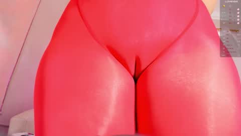 Amanda Marcuzzi  online show from October 2025 12:01:02 PM