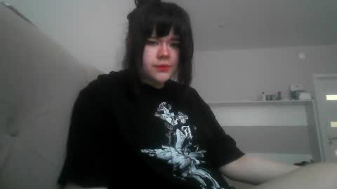 Snapshot of amanda_mia chatting on April 2026 11:37:02 AM amanda_mia online show from April 2026 11:37:02 AM