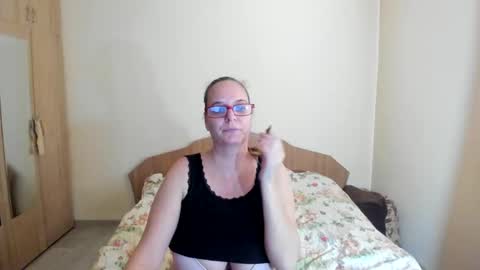 Snapshot of amanda_squirt chatting on February 2025 12:06:02 PM amanda_squirt online show from February 2025 12:06:02 PM