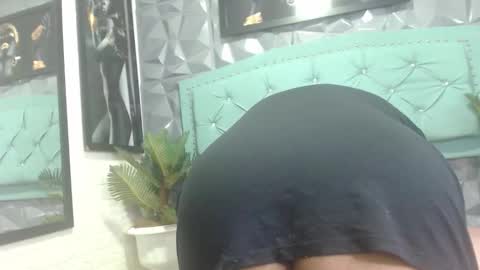 amara__hank online show from November 2025 11:33:02 AM