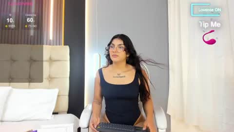 Snapshot of amara_lune chatting on June 2026 02:32:01 PM online show from June 2026 02:32:01 PM