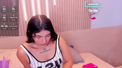 Snapshot of amara_lune chatting on July 2026 04:04:02 AM online show from July 2026 04:04:02 AM