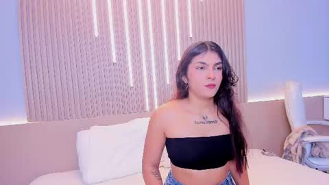 Snapshot of amara_lune chatting on July 2026 03:23:01 AM online show from July 2026 03:23:01 AM