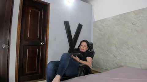 amara_luxe online show from October 2025 08:29:01 PM