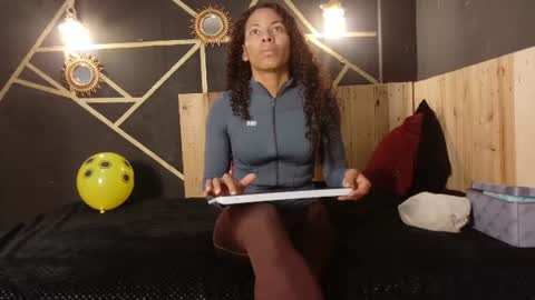 amara_vex online show from June 2026 12:15:02 PM