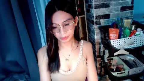 BELLA online show from December 2025 12:47:02 PM