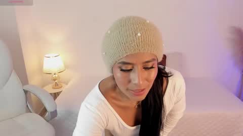 Snapshot of amaraht_ chatting on February 2025 10:42:02 PM Amara online show from February 2025 10:42:02 PM