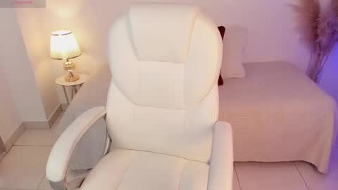 Snapshot of amaraht_ chatting on February 2025 07:35:02 PM Amara online show from February 2025 07:35:02 PM