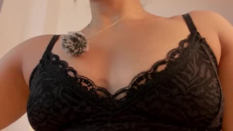 Snapshot of amaraht_ chatting on September 2025 06:06:02 AM Amara online show from September 2025 06:06:02 AM