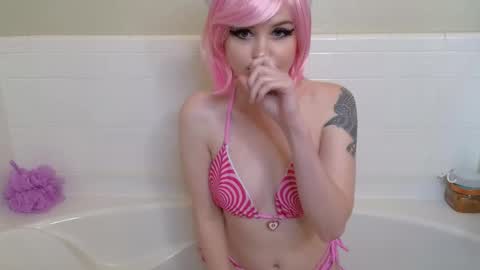 Amara online show from November 2025 10:01:02 PM