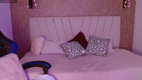 Snapshot of amaranta_carey chatting on October 2025 01:17:01 AM amaranta_carey online show from October 2025 01:17:01 AM