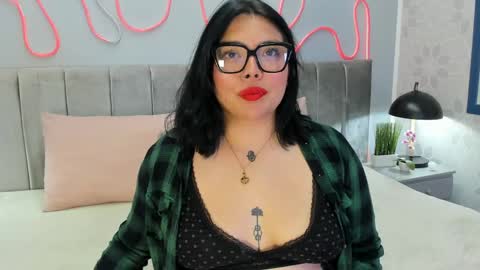 Snapshot of amarisse_sides chatting on April 2026 07:33:02 PM Amariss online show from April 2026 07:33:02 PM