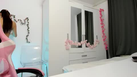 amateur_fitbabex online show from September 2025 06:13:02 AM