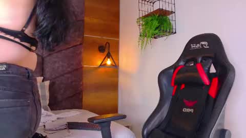 Snapshot of amatistasky__ chatting on June 2026 10:34:01 AM AMATISTA online show from June 2026 10:34:01 AM