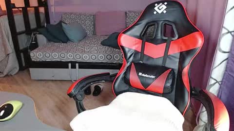 Malina online show from December 2025 07:53:02 PM