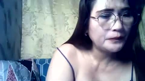 Snapshot of amazing_angel22 chatting on November 2025 09:03:01 PM amazing angel online show from November 2025 09:03:01 PM