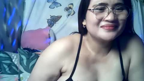 Snapshot of amazing_angel22 chatting on March 2026 03:45:01 PM amazing angel online show from March 2026 03:45:01 PM
