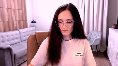 Izza online show from October 2025 10:44:01 AM