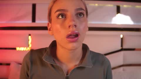 Julieta  online show from December 2025 11:37:02 AM