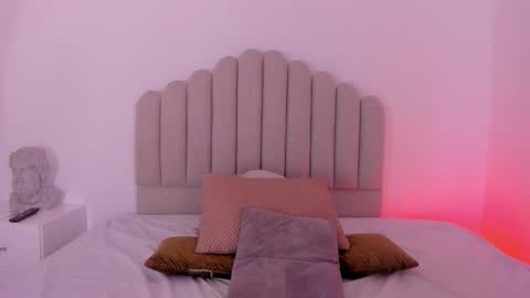 ambarevans_ online show from December 2025 11:14:02 AM