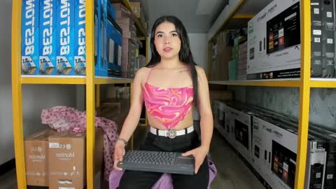 Snapshot of ambarina_ chatting on April 2026 11:43:01 AM Ambarina online show from April 2026 11:43:01 AM