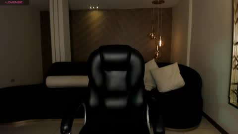 Ambar  online show from November 2025 11:42:02 AM