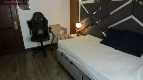 Snapshot of ambaross chatting on March 2026 01:44:01 PM Ambar Ross online show from March 2026 01:44:01 PM