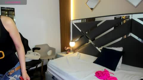 Snapshot of ambaross chatting on April 2026 02:03:02 PM Ambar Ross online show from April 2026 02:03:02 PM