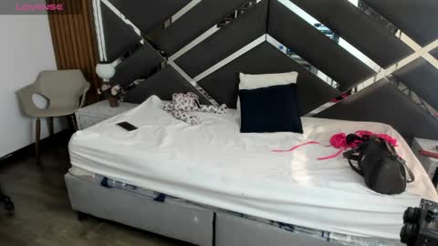 Snapshot of ambaross chatting on April 2026 12:46:02 PM Ambar Ross online show from April 2026 12:46:02 PM