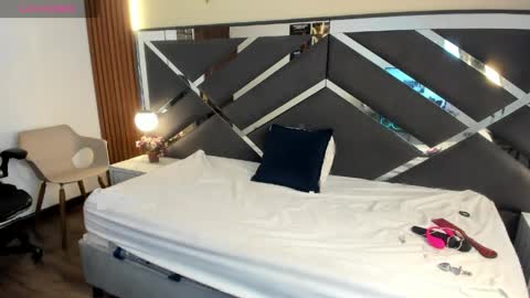 Snapshot of ambaross chatting on April 2026 01:33:02 PM Ambar Ross online show from April 2026 01:33:02 PM