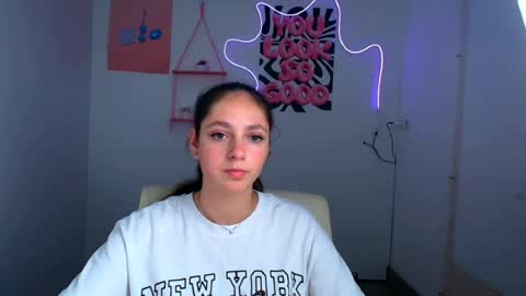 Snapshot of amber__r chatting on June 2026 11:11:02 AM Amber online show from June 2026 11:11:02 AM