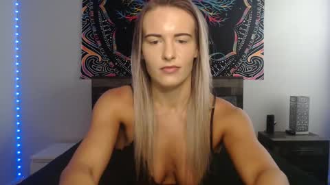 Snapshot of amber__xoxo chatting on September 2025 01:46:02 PM Amber online show from September 2025 01:46:02 PM