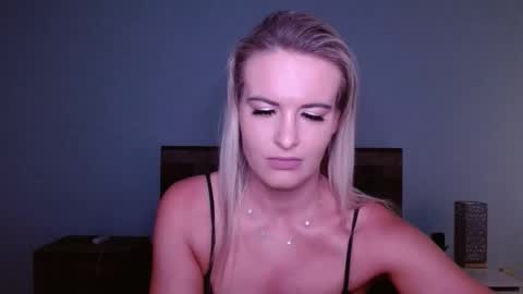 Snapshot of amber__xoxo chatting on April 2026 02:31:01 PM Amber online show from April 2026 02:31:01 PM