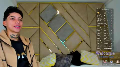 Amber  online show from November 2025 01:32:02 PM