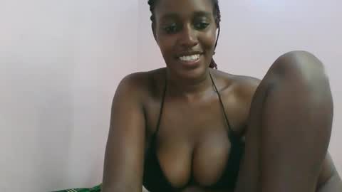 Snapshot of amber_cutie2 chatting on November 2025 07:06:02 AM amber_cutie2 online show from November 2025 07:06:02 AM