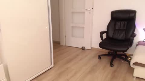 Amber online show from February 2025 09:35:01 AM