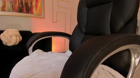 Amber  online show from October 2025 01:29:01 AM