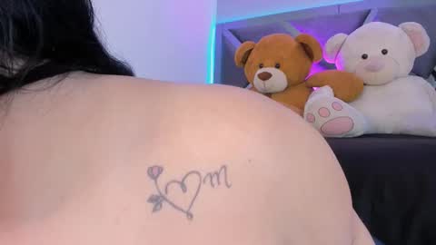 Amber  online show from November 2025 11:42:02 AM