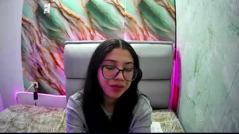 Amber Jeong online show from January 2025 11:04:01 PM