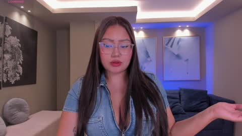 Snapshot of amberlewis_ chatting on January 2025 03:01:01 AM Amber online show from January 2025 03:01:01 AM