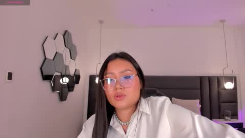 Snapshot of amberlewis_ chatting on October 2025 04:23:02 AM Amber online show from October 2025 04:23:02 AM