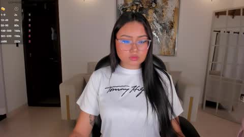 Snapshot of amberlewis_ chatting on November 2025 10:48:01 PM Amber online show from November 2025 10:48:01 PM