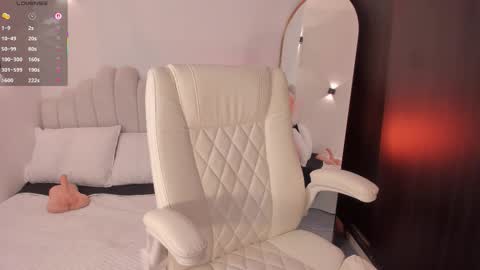 Snapshot of amberlewis_ chatting on January 2026 11:40:01 PM Amber online show from January 2026 11:40:01 PM