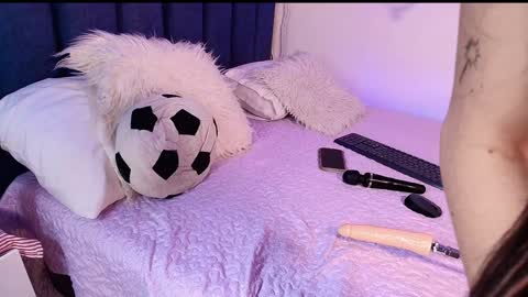 Amber online show from December 2024 07:53:01 AM