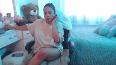 Snapshot of ambersmith98_ chatting on February 2025 04:37:01 PM Amber online show from February 2025 04:37:01 PM