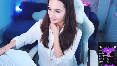 AmbraEnm online show from March 2026 01:50:01 PM