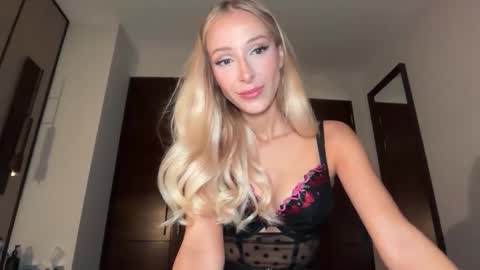 Snapshot of ambrefleur chatting on March 2026 03:12:02 AM Ambre online show from March 2026 03:12:02 AM